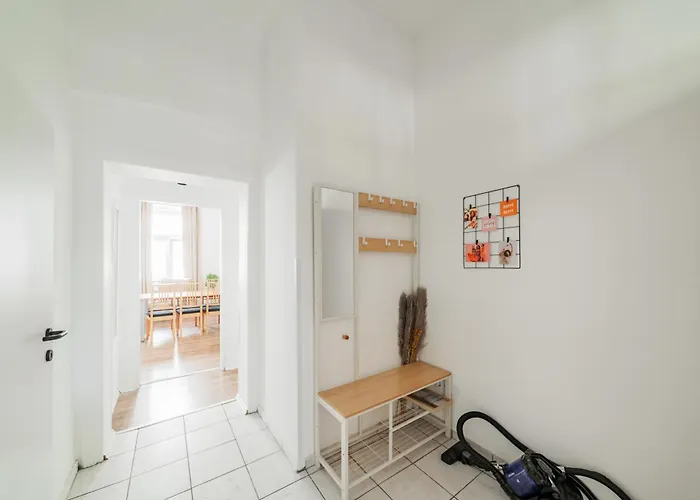 Stylish Near Westbahnhof Vienna